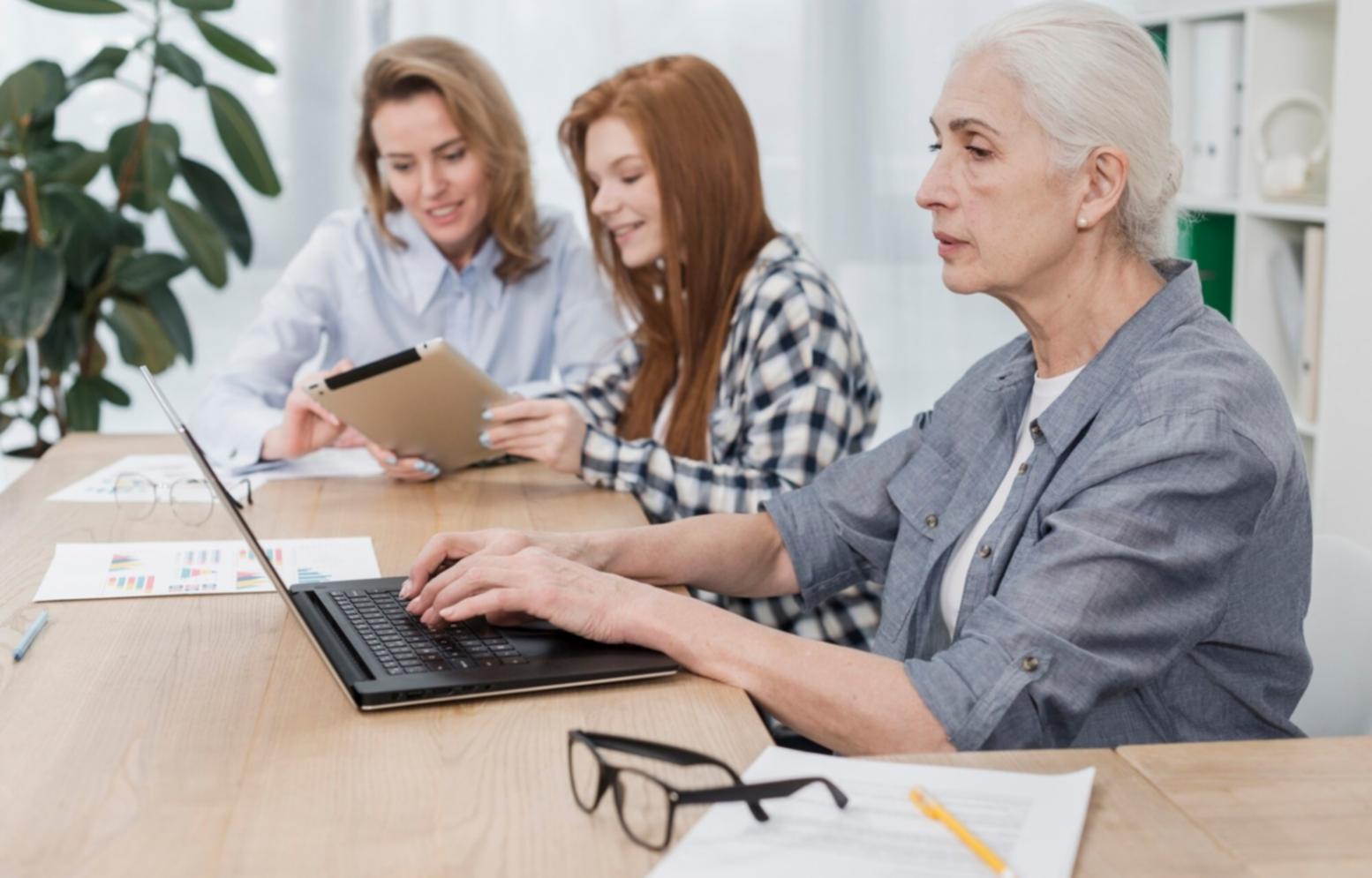Economic analysis workspace showing financial charts and data visualization tools